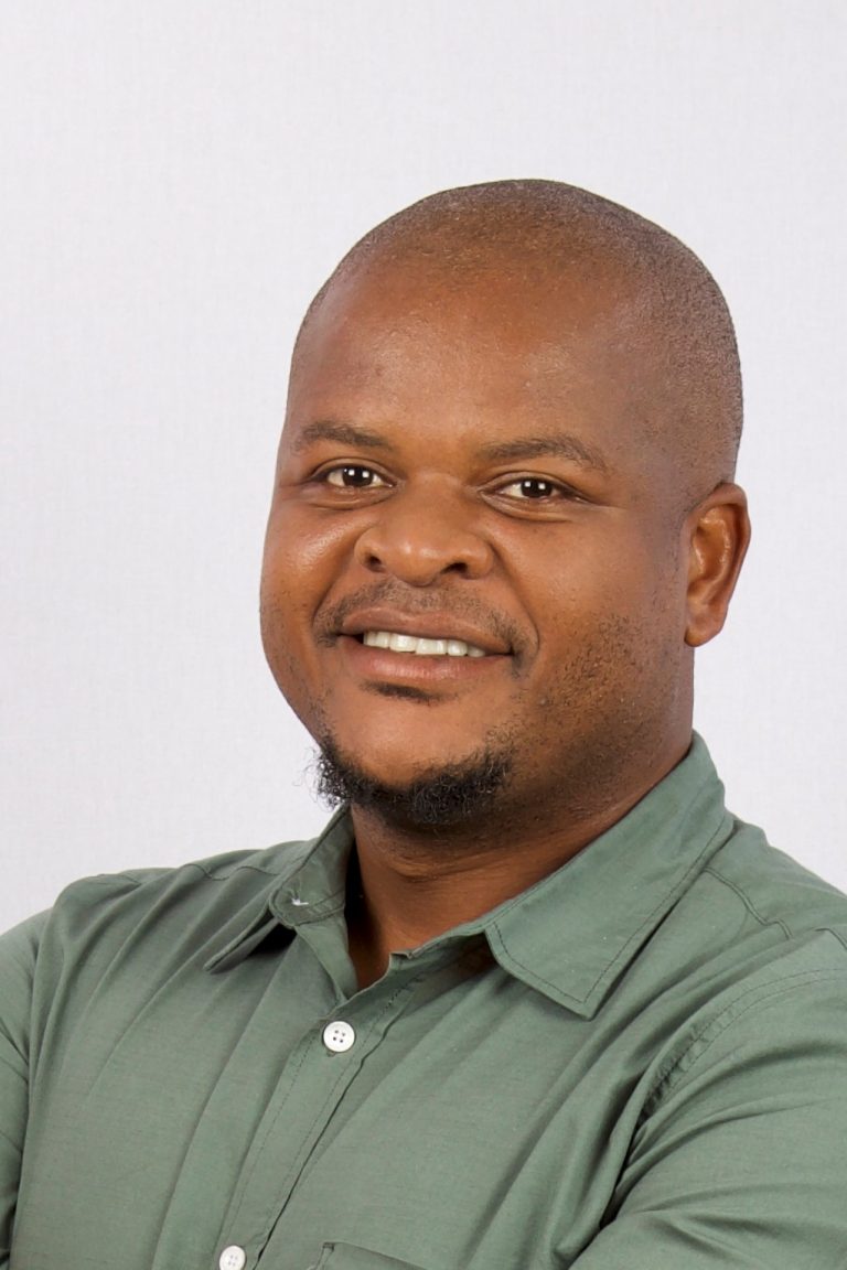 Wiseman Potrait 4 768x1152